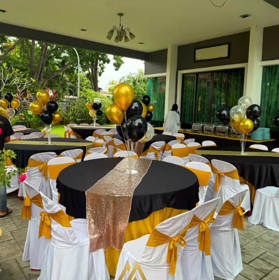 Black and Gold Luxury Theme