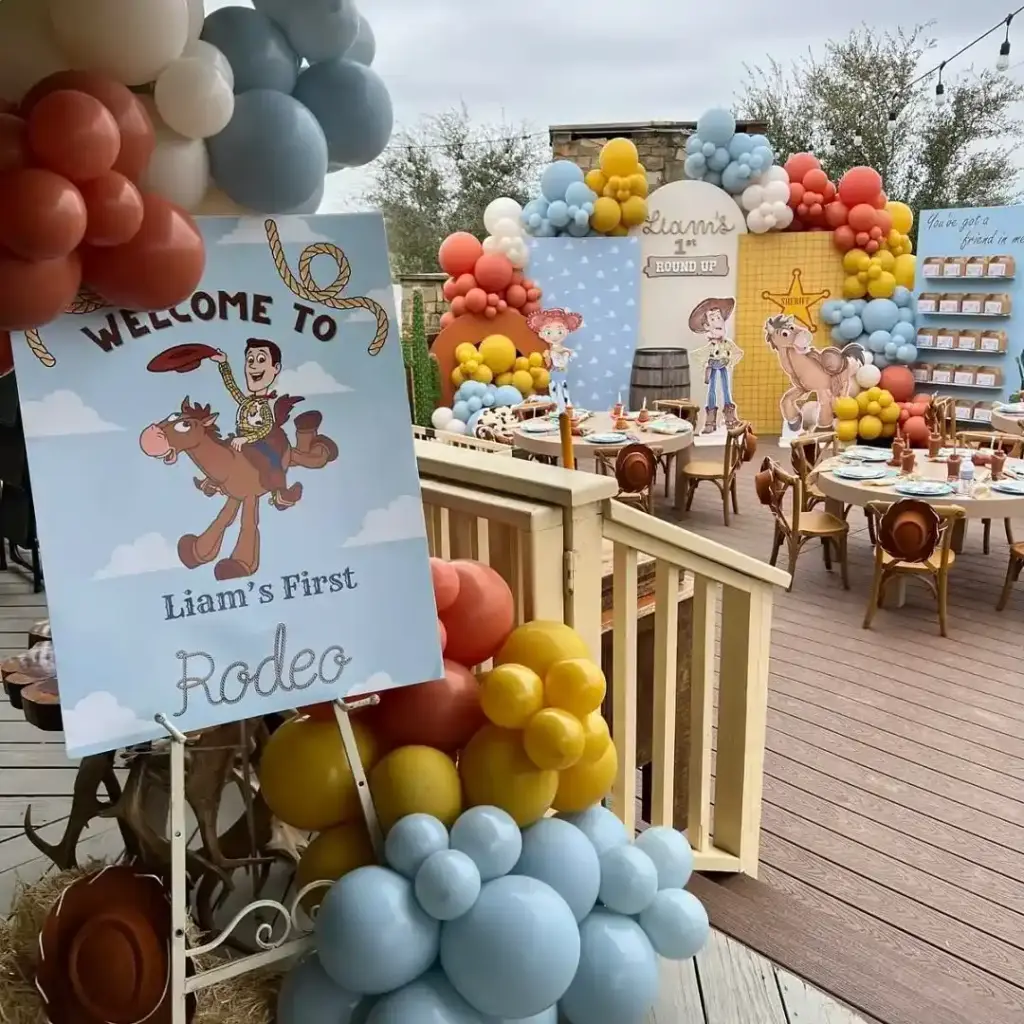 Cartoon Character Theme Decor